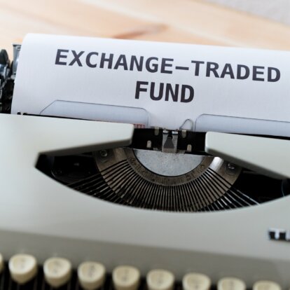 FRBが利上げサイクルへ。利上げ局面で資金が流入するETF＆セクター分析